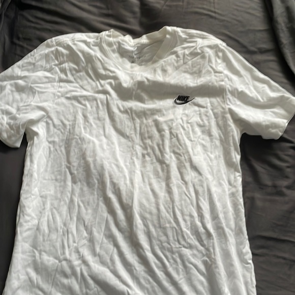 Nike Tee - Picture 1 of 2